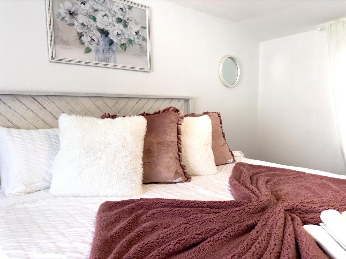 2b1b Stylish Little House W Shared Pool 511 Ferienhaus *