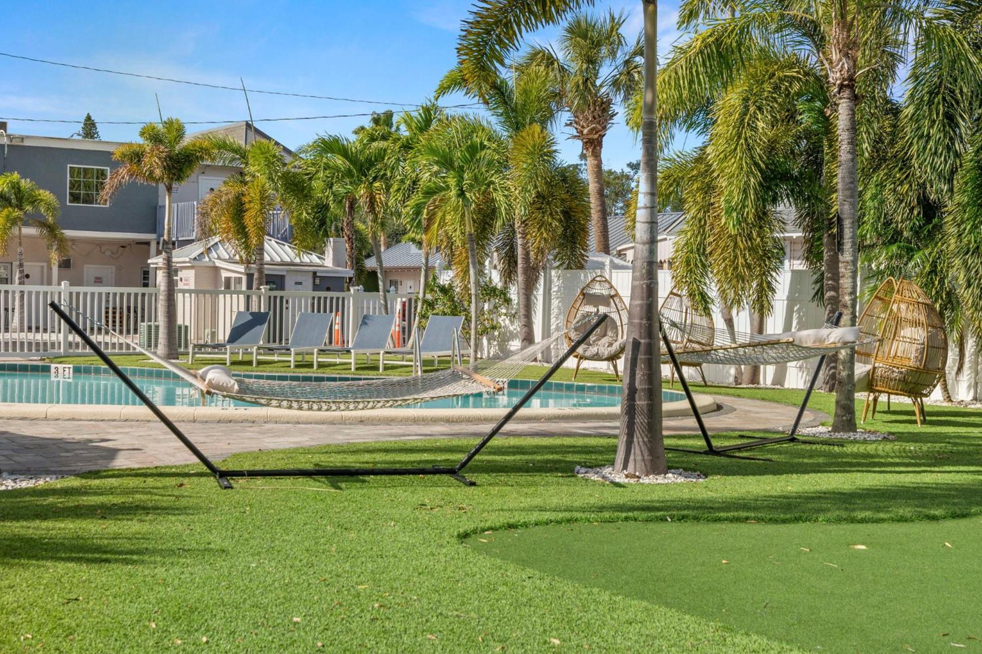 2b1b Stylish Little House W Shared Pool 511 Ferienhaus *